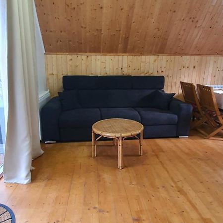 Cabana din livada Pucioasa Bagian luar foto