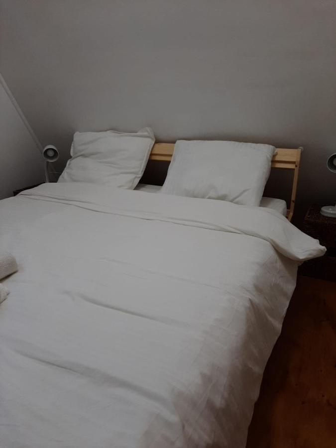 Cabana din livada Pucioasa Bagian luar foto