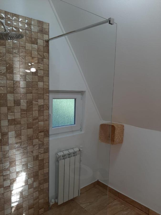 Cabana din livada Pucioasa Bagian luar foto