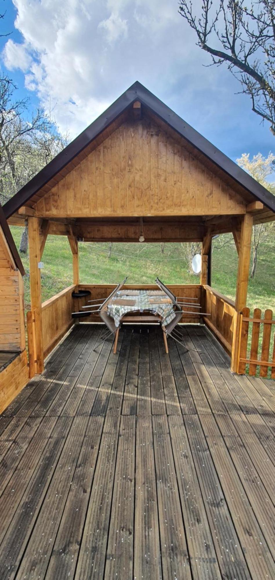 Cabana din livada Pucioasa Bagian luar foto