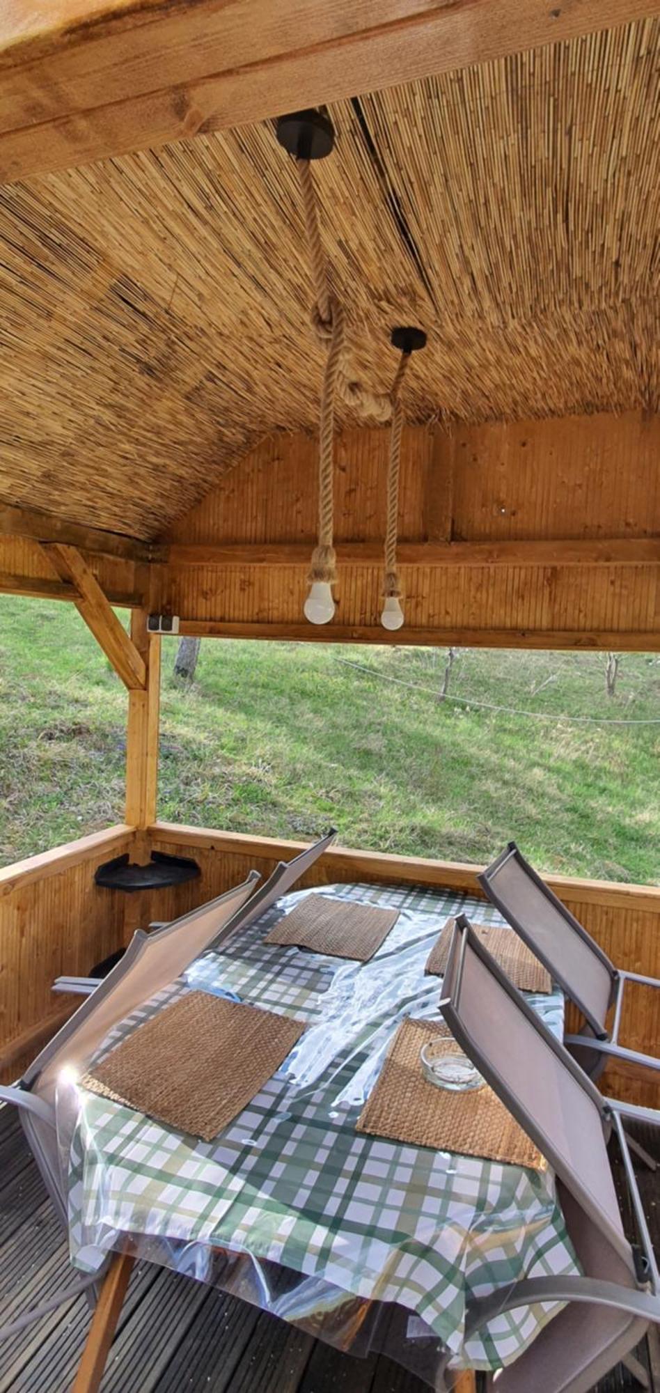 Cabana din livada Pucioasa Bagian luar foto